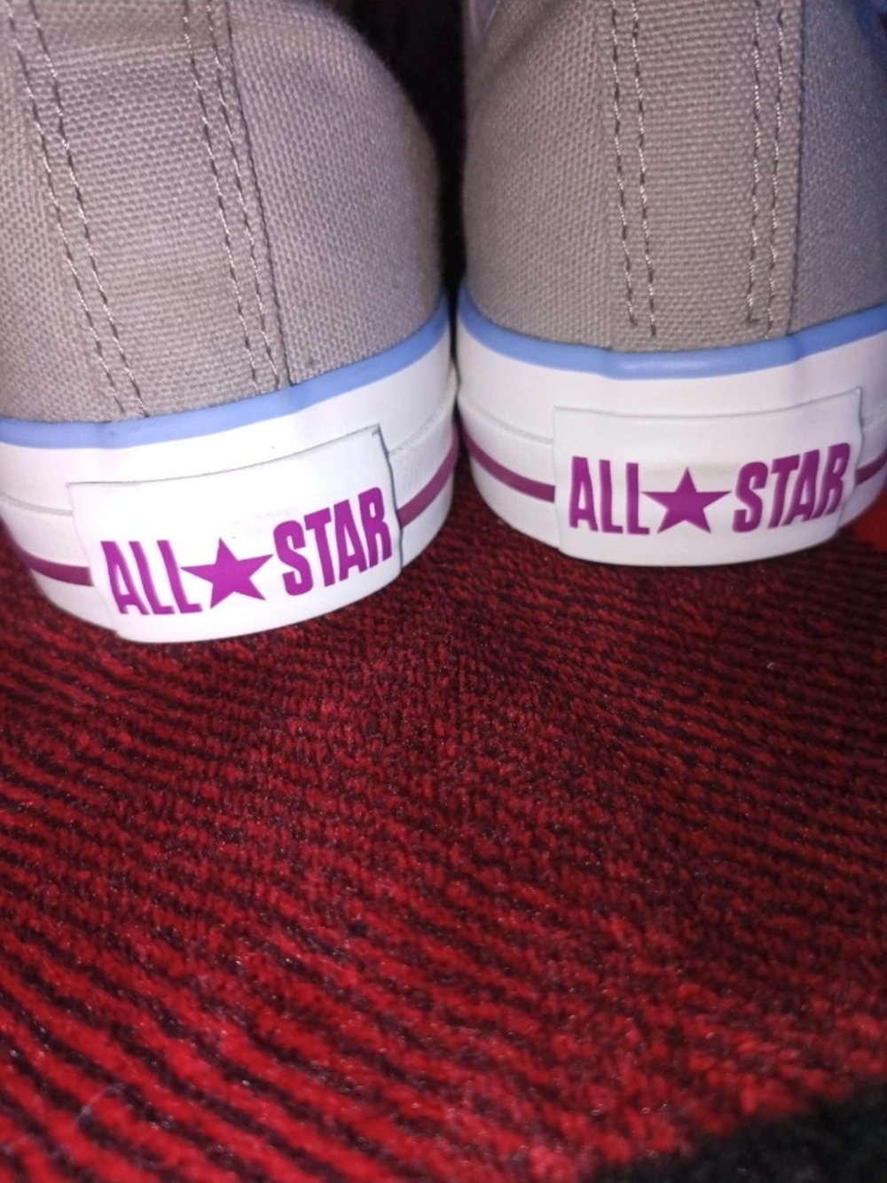 Converse Low-Top Canvas Sneakers with Dual Pink and White Laces - Picture 3 of 5